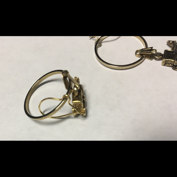 Horse & Buggy Gold Hoop Earrings Vintage - Picture 5 of 5